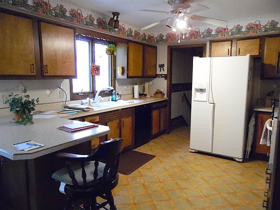 2nd image of 6 Crestwood Dr