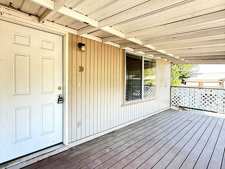 330 Independence Cir — Photo 1