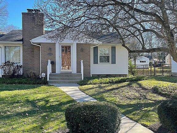 2nd image of 1616 Osage Ave