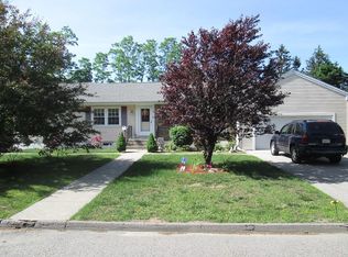 99 Zenith Dr, Worcester, MA 01602