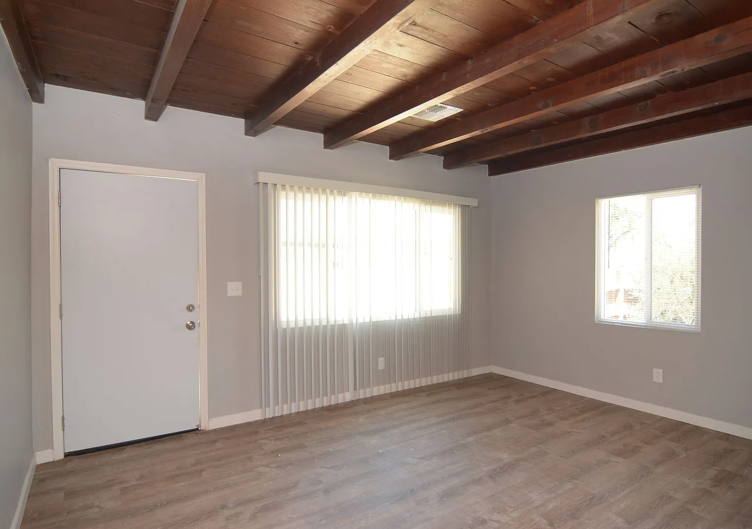 Remodeled 1 Bedroom 1 Bath Duplex! Central Tucson Location! — Photo 4