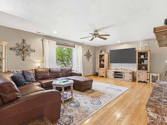 3rd image of 509 N Calhoun Avenue