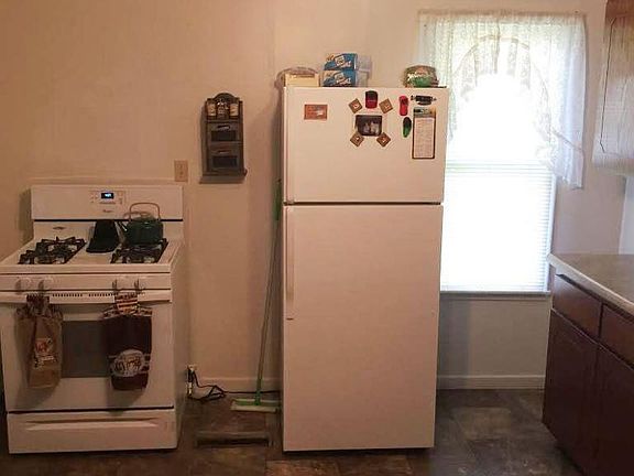 2nd image of 1521 180th St