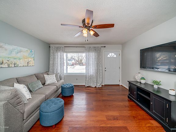 3rd image of 3113 Dogwood Dr