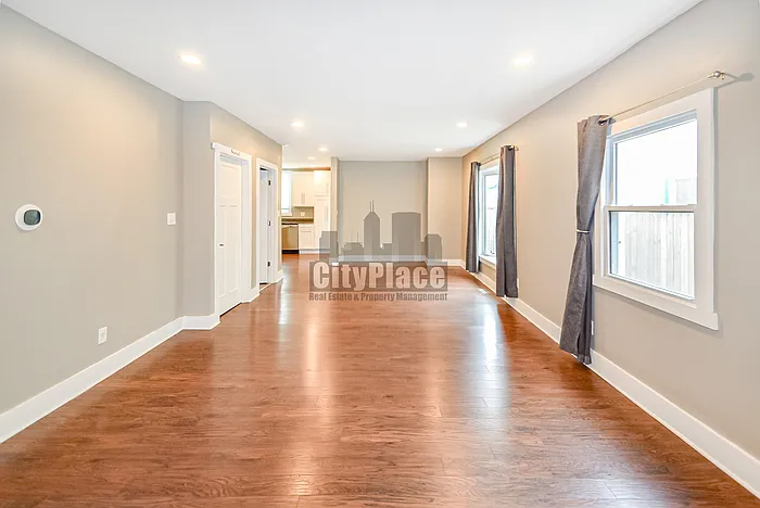 1548 Lexington Ave — Photo 10