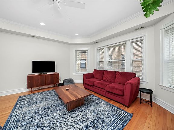2nd image of 4446 N Wolcott Ave APT 2B