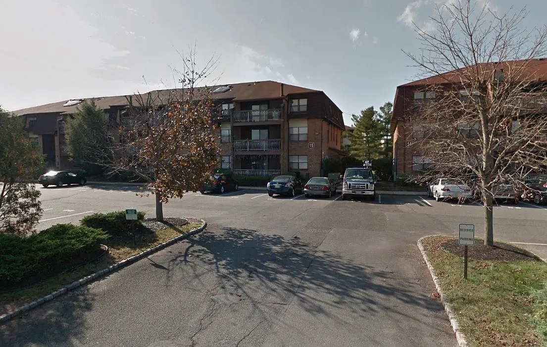 1 bed, 932 sqft, $2,100 — Photo 1