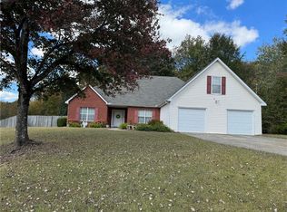 7308 Club Crest Dr, Flowery Branch, GA 30542
