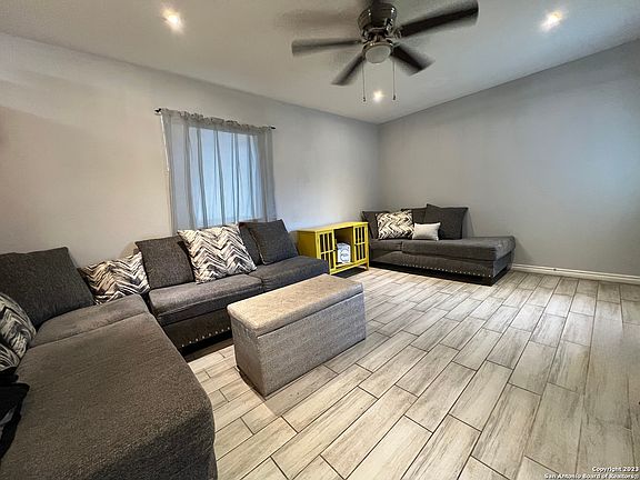 4th image of 138 WAYFARER PL