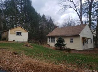 8 Clapp Hill Rd, Lagrangeville, NY 12540