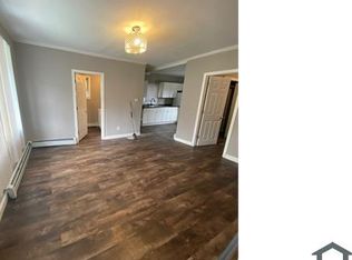 305 Hamlet St APT 2, Fall River, MA 02724