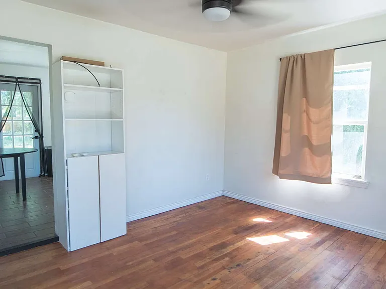234 Hudson Ave — Photo 3