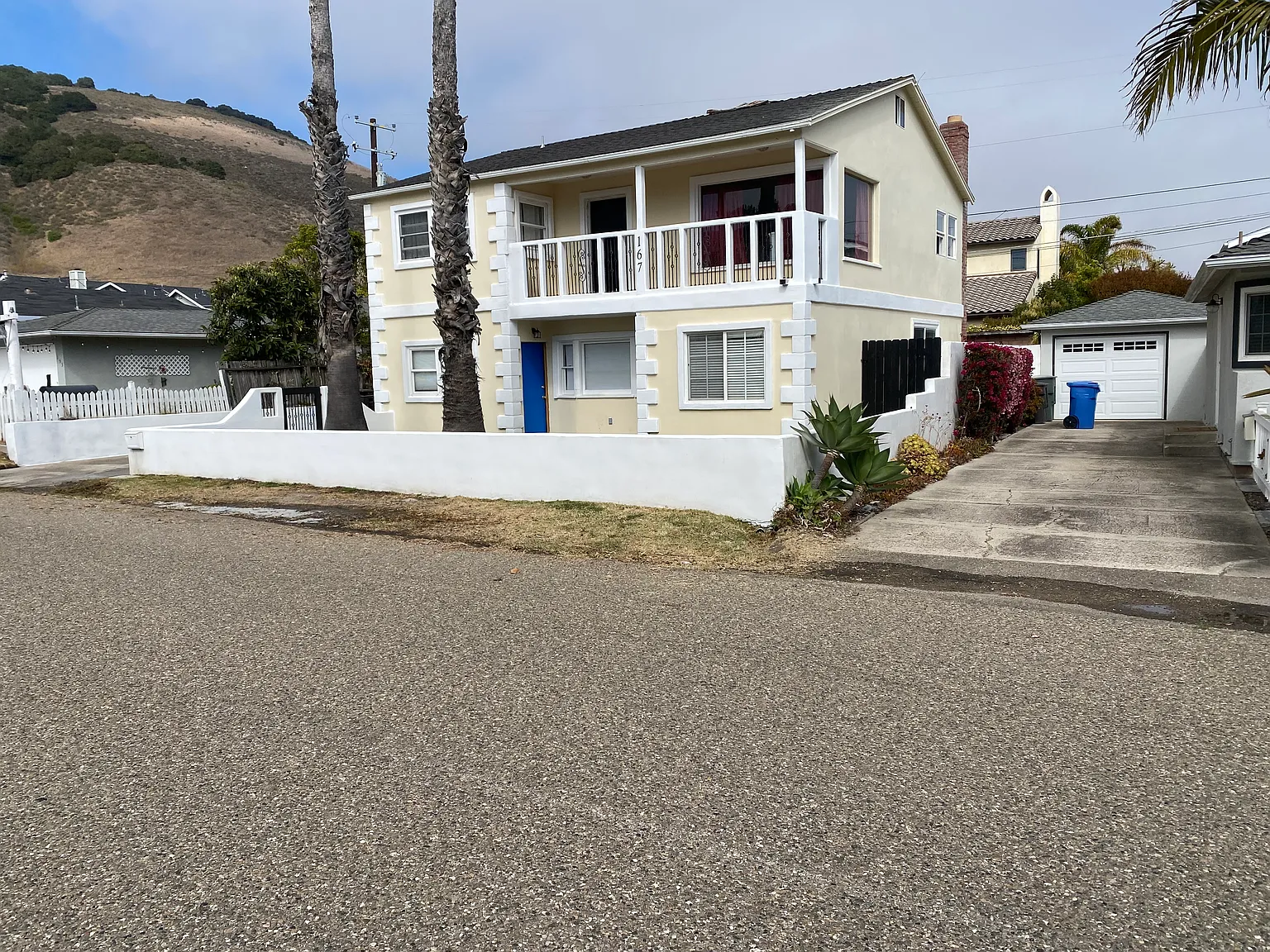3 bed, 2300 sqft, $4,750 — Photo 1