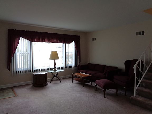3rd image of 816 Kemman Ave