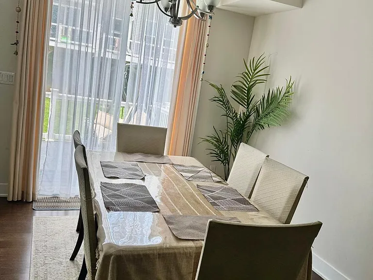 607 Mockernut Ct — Photo 10