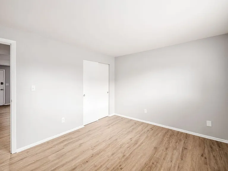 593 Riverview Dr #F — Photo 16