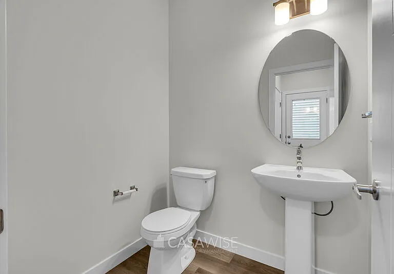 1071 Berg Pl — Photo 7