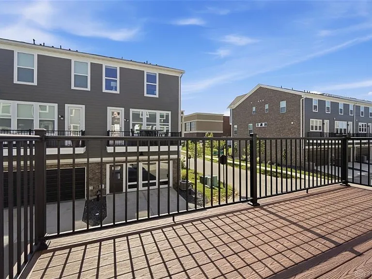 7241 Otley Dr — Photo 16