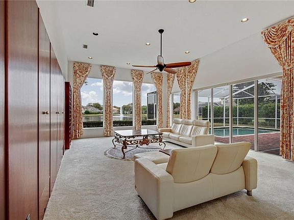 4th image of 6422 Renwick Cir