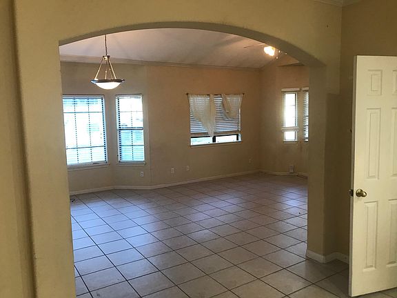 3rd image of 2514 Pearland Ave