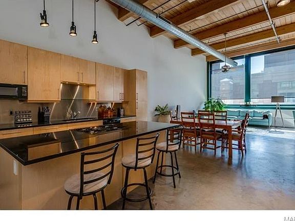3rd image of 901-907 Washington Ave #203