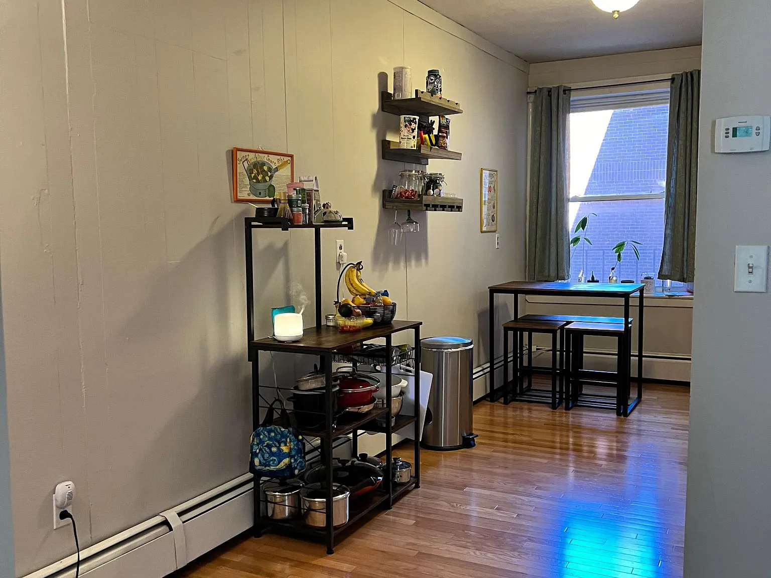 3 bed, 1125 sqft, $4,400 — Photo 3