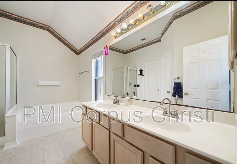 7806 Jim Wells Dr — Photo 12