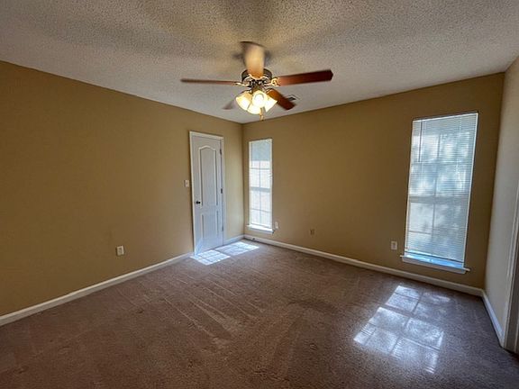 4th image of 3742 Iron Horse Dr