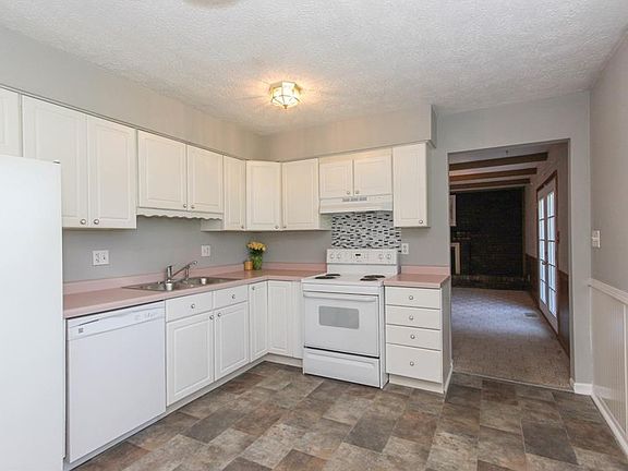 5th image of 4946 Royal Orbit Ct