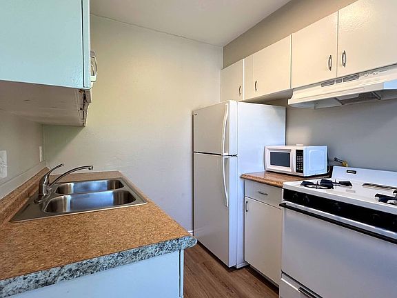 5th image of 2867 A St #14