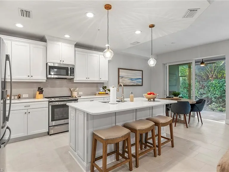 2640 Seychelles Cir #2802 — Photo 13