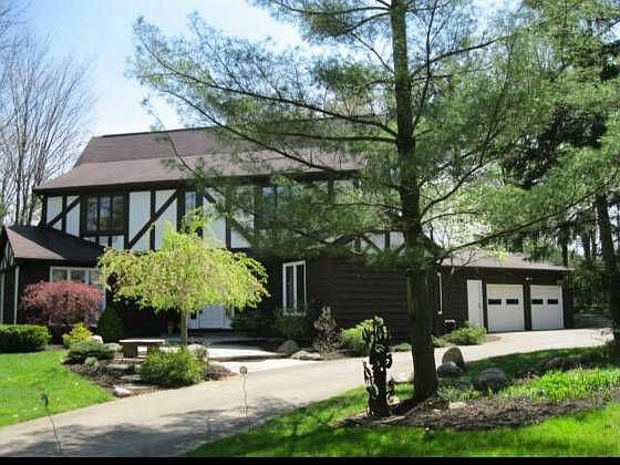 1st image of 39 Essex Cir