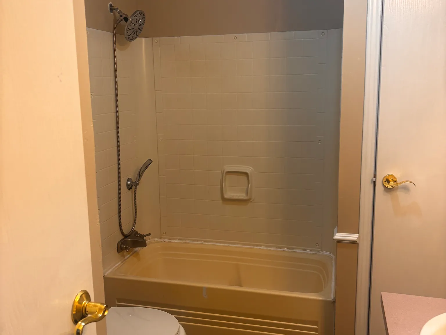 3 bed, 1800 sqft, $1,500 — Photo 3