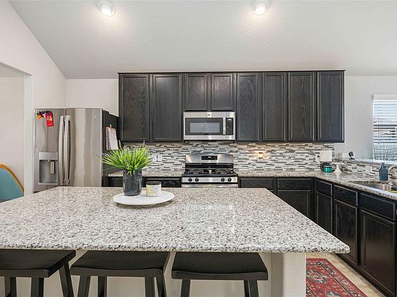 4th image of 2639 Zephyr Ln