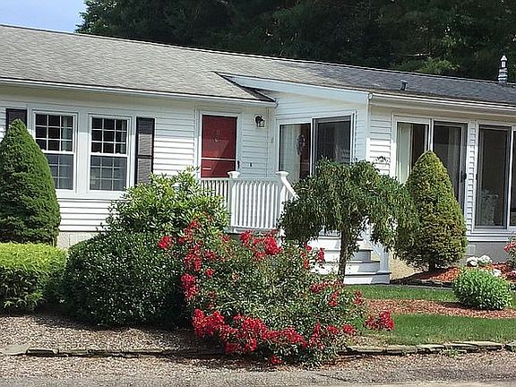 3rd image of 18 Briarwood Cir