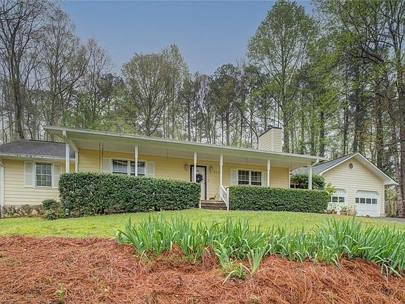 3rd image of 2156 Kings Mountain Dr NE