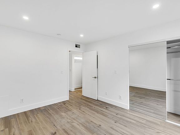4th image of 3756 Mentone Ave #202