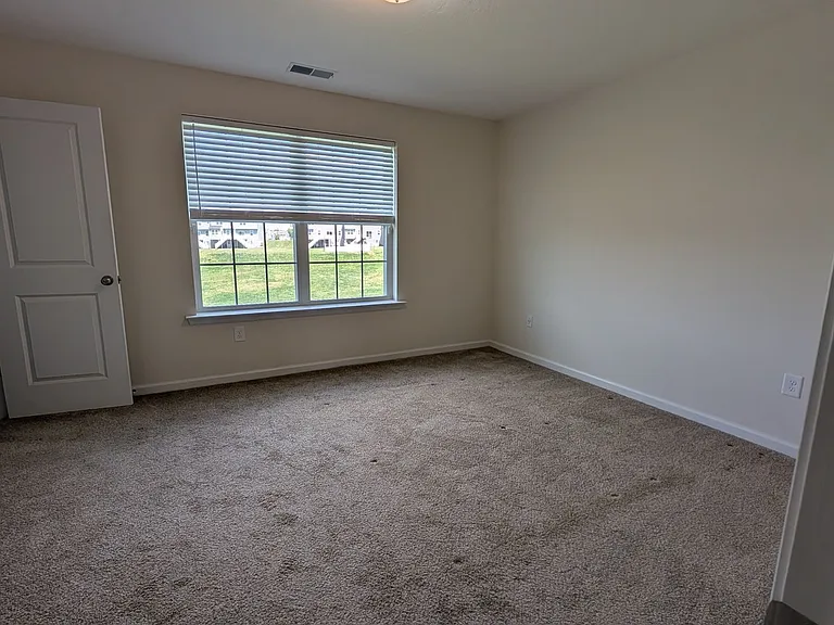 109 Holstein Dr — Photo 10