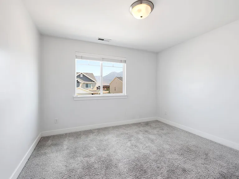 153 W Silver Springs Dr — Photo 19