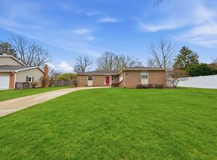 2011 Brentwood Ln E, Wheaton, IL 60189