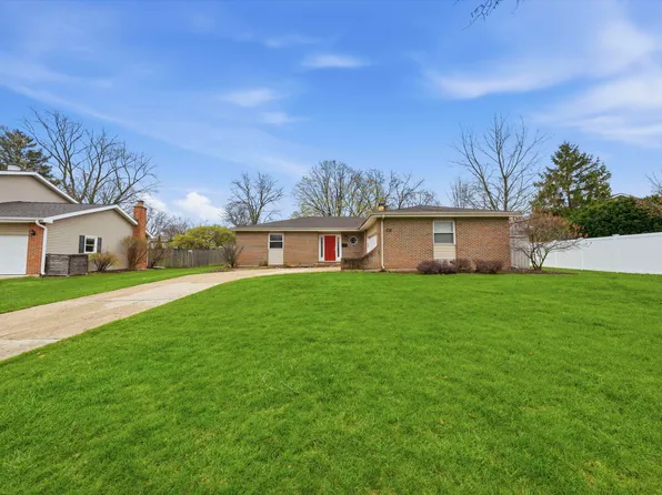 2011 Brentwood Ln E, Wheaton, IL 60189