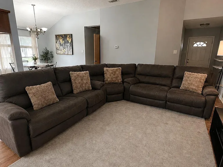 1502 Sudbury Dr — Photo 2