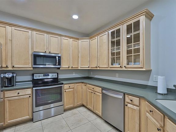 3rd image of 10126 Mowry Ln
