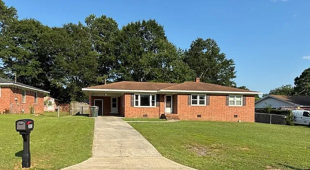 2033 Mango Cir — Photo 1