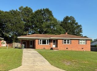 2033 Mango Cir, Fayetteville, NC 28304