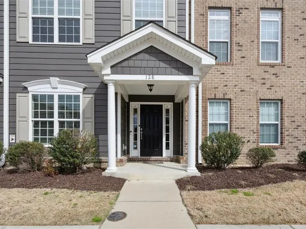 128 Daybeacon St, Yorktown, VA 23692