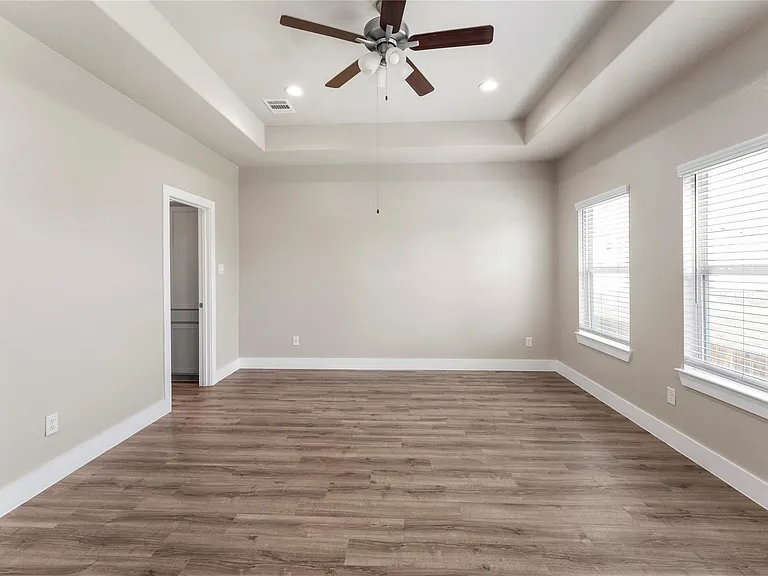 7703 Rainbow Close Ln — Photo 22