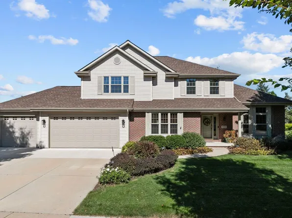 530 E Carrington Ln, Appleton, WI 54915