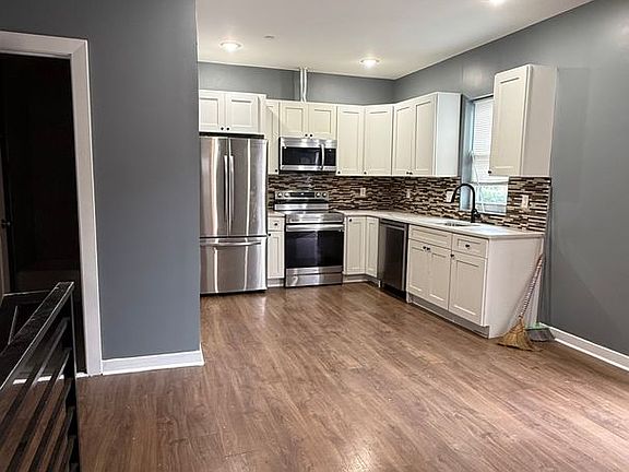 5th image of 5328 Vine St