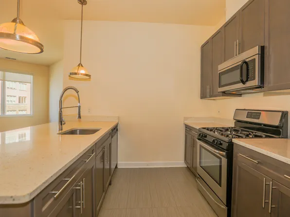 12 Main Street image 3 of 25